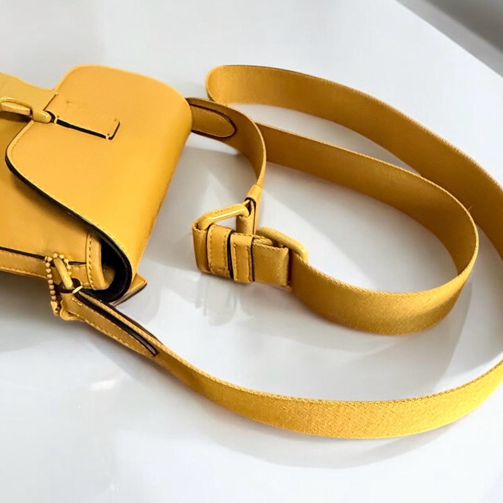 Coach Yellow Leather Crossbody Bag! - Picture 9 of 13